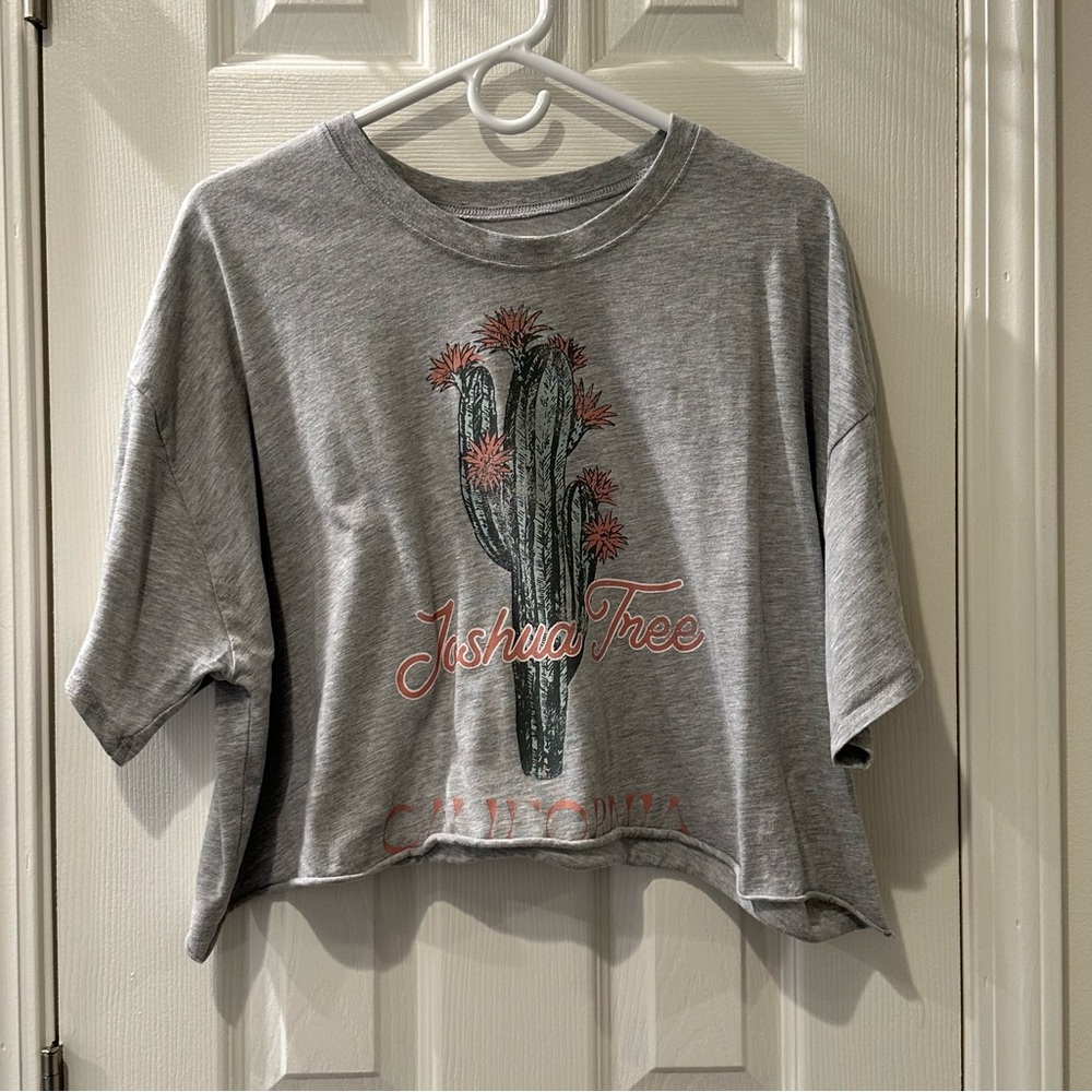 GRAYSON SOCIAL size XL Women’s crop tee